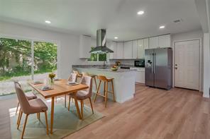 1421 S Scullin Avenue - Photo 2