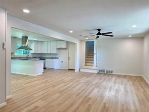1421 S Scullin Avenue - Photo 5