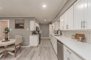 1409 Crestview Drive - Photo 5
