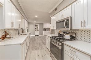 1409 Crestview Drive - Photo 7