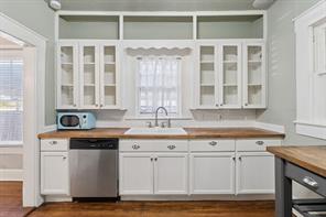 2111 Washington Avenue - Photo 12