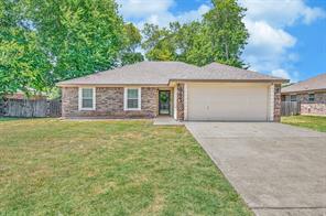 213 Woodlands Boulevard - Photo 1