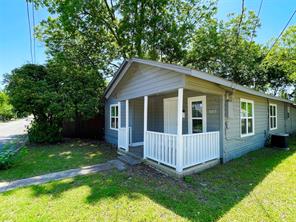1107 Hall Street - Photo 1