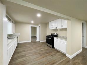 1107 Hall Street - Photo 2