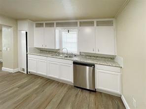 1107 Hall Street - Photo 8