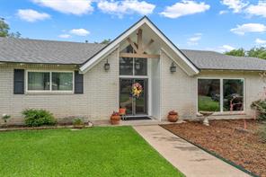 1124 Sierra Drive - Photo 3