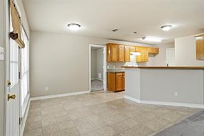 612 N Avenue C - Photo 7