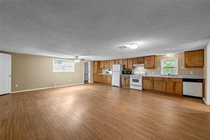 4704 Williams Road - Photo 5