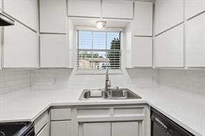 6540 Bernadine Drive - Photo 8