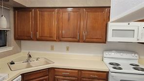 2103 Friendly Drive - Photo 2