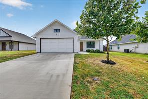 106 Clover Circle - Photo 1