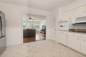 2201 Lake Coves Drive - Photo 17