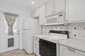 2218 Mountain Lake Road - Photo 10