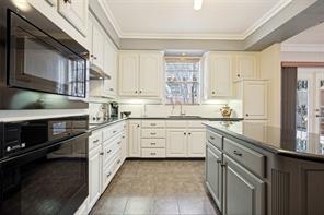 1105 Ellison Park Circle - Photo 11