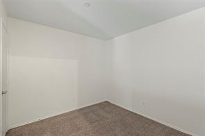 2949 Jowett Drive - Photo 32
