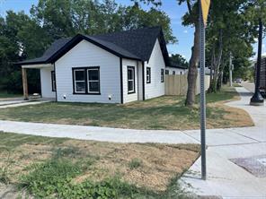 1302 E Humbolt Street - Photo 1