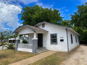1309 S Riverside Drive - Photo 1