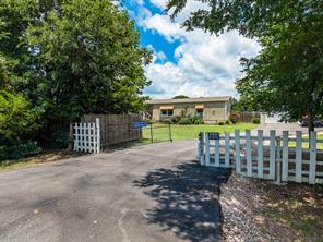 4450 County Road 3110 - Photo 1