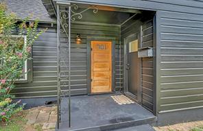 701 N 32nd Street - Photo 2