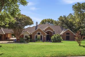 201 Coach House Circle - Photo 1