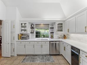 201 Coach House Circle - Photo 14