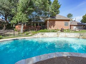 201 Coach House Circle - Photo 2