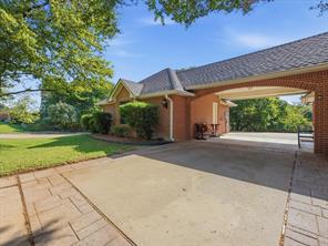 201 Coach House Circle - Photo 4