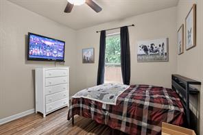 1301 Hyde Park Boulevard - Photo 20