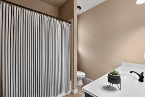 1301 Hyde Park Boulevard - Photo 22