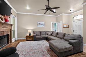 1301 Hyde Park Boulevard - Photo 4