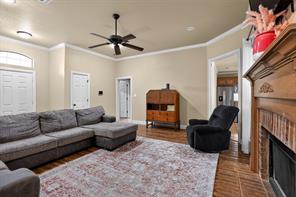 1301 Hyde Park Boulevard - Photo 6