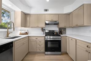 11367 Lippitt Avenue - Photo 1