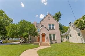 831 W Houston Street - Photo 1