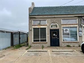 5002 E Grand Avenue - Photo 1