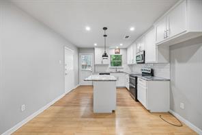 5082 Matilda Street - Photo 8