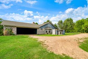 2640 3 RD St SE - Photo 3