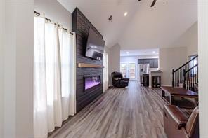 230 Greathouse Village - Photo 4