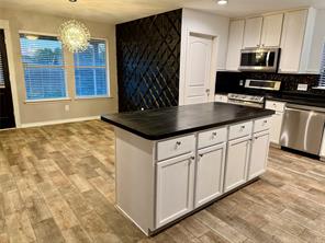 1024 Grimes Drive - Photo 17