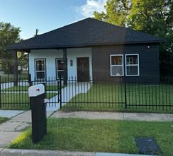 907 E Humbolt Street - Photo 1