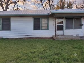 1204 N Fannin Avenue - Photo 1