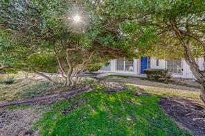 13702 FLAGSTONE Lane - Photo 2