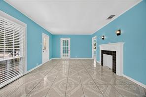 907 Buckalew Street - Photo 4