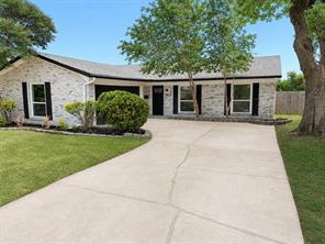 1006 Heritage Drive - Photo 1