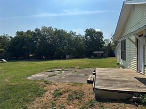 323 E Lloyd Street - Photo 10
