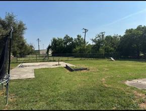 323 E Lloyd Street - Photo 11