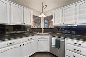 7500 Parker Drive E - Photo 16