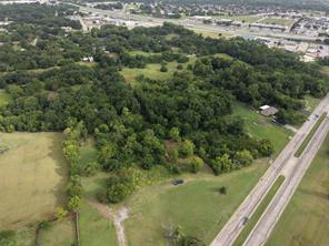 408 fly Street - Photo 1