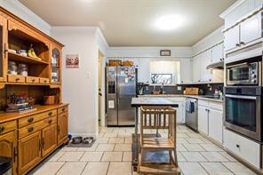 241 County Road 3689 - Photo 10