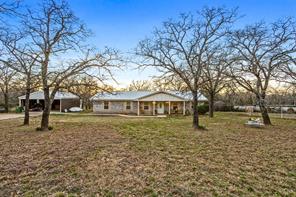 241 County Road 3689 - Photo 2