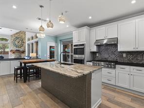 7405 Ravenhill Drive - Photo 2